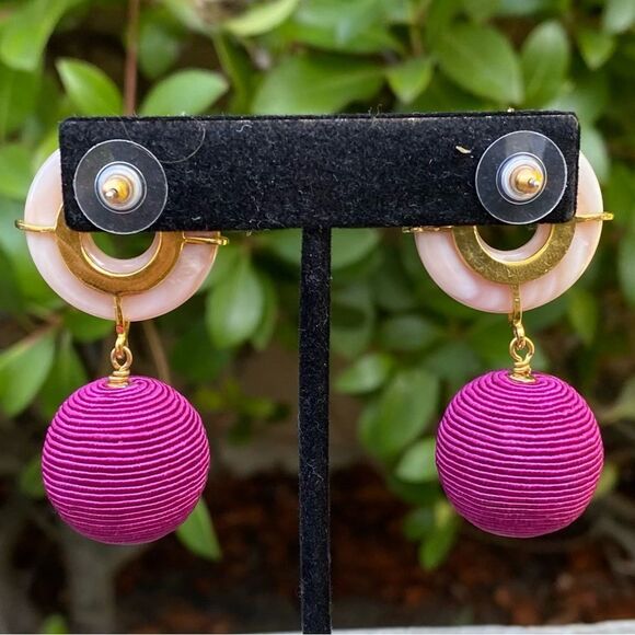 Lizzie Fortunato Saffron Drop Pink Mother of Pearl/Fushia Circle Earrings NWOT - Picture 6 of 8